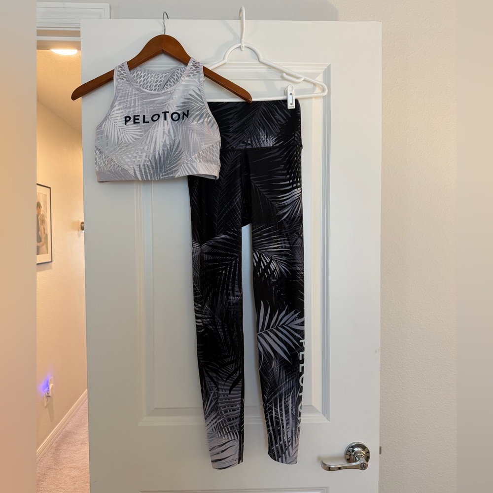Peloton X With collab palm black & white sports bra leggings set size S/M